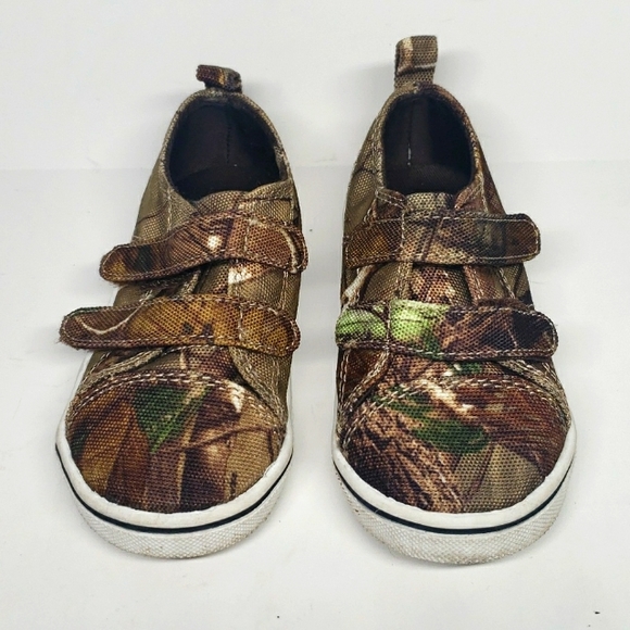 Bill Jordan's Realtree Canvas Sneaker - Picture 2 of 4
